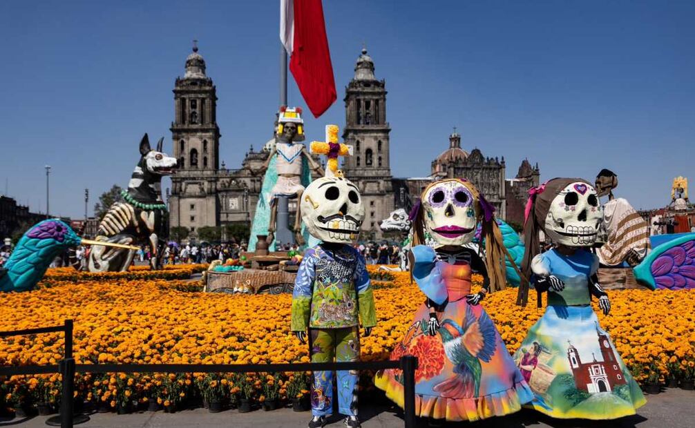 Brugada inaugura la Mega Ofrenda de Día de Muertos en el Zócalo (26/10/2025). Foto: Hugo Salvador / EL UNIVERSAL