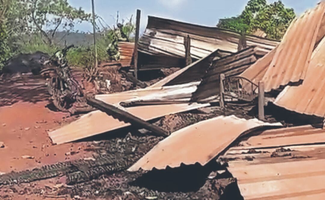 Grupos criminales saquearon y quemaron casas en la comunidad de El Nogal, en la zona de la sierra del municipio de Coyuca de Catalán. FOTO TOMADA DE VIDEO