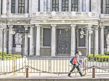 Deben 2 quincenas a los vigilantes de museos del INBAL