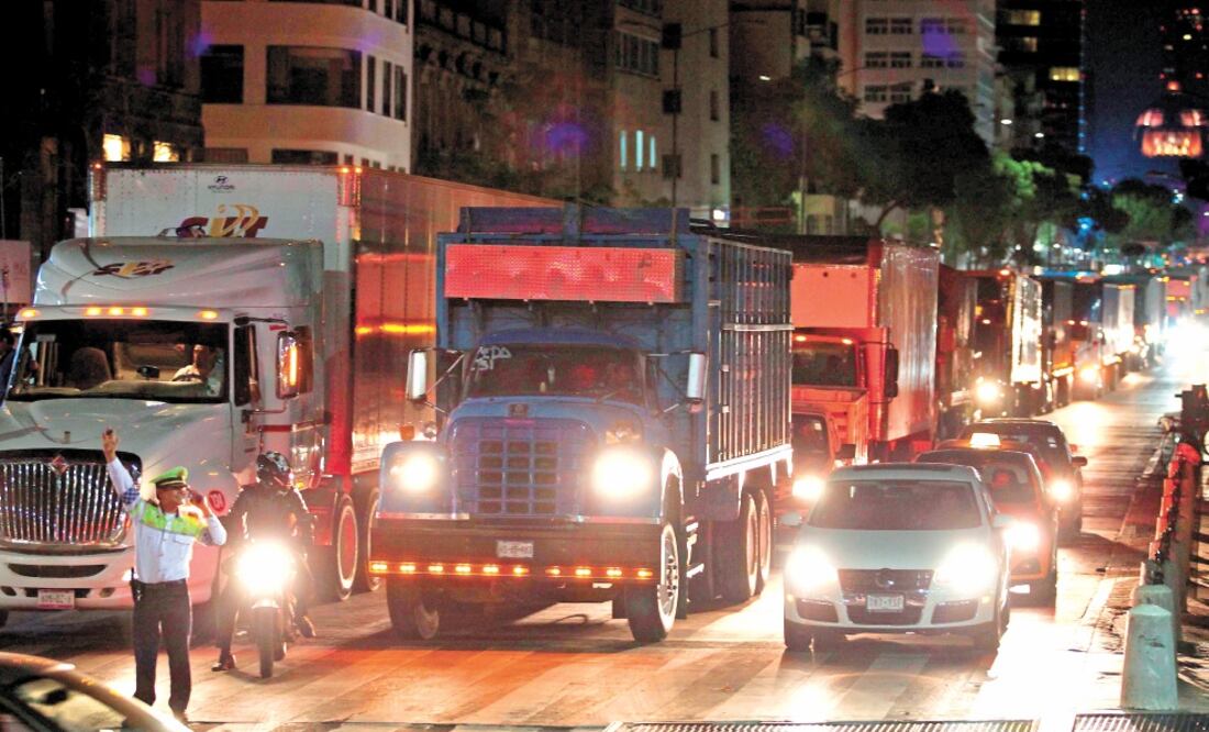 Los camiones de más de 20 toneladas no podrán circular por el Centro Histórico. Foto: ARCHIVO EL UNIVERSAL