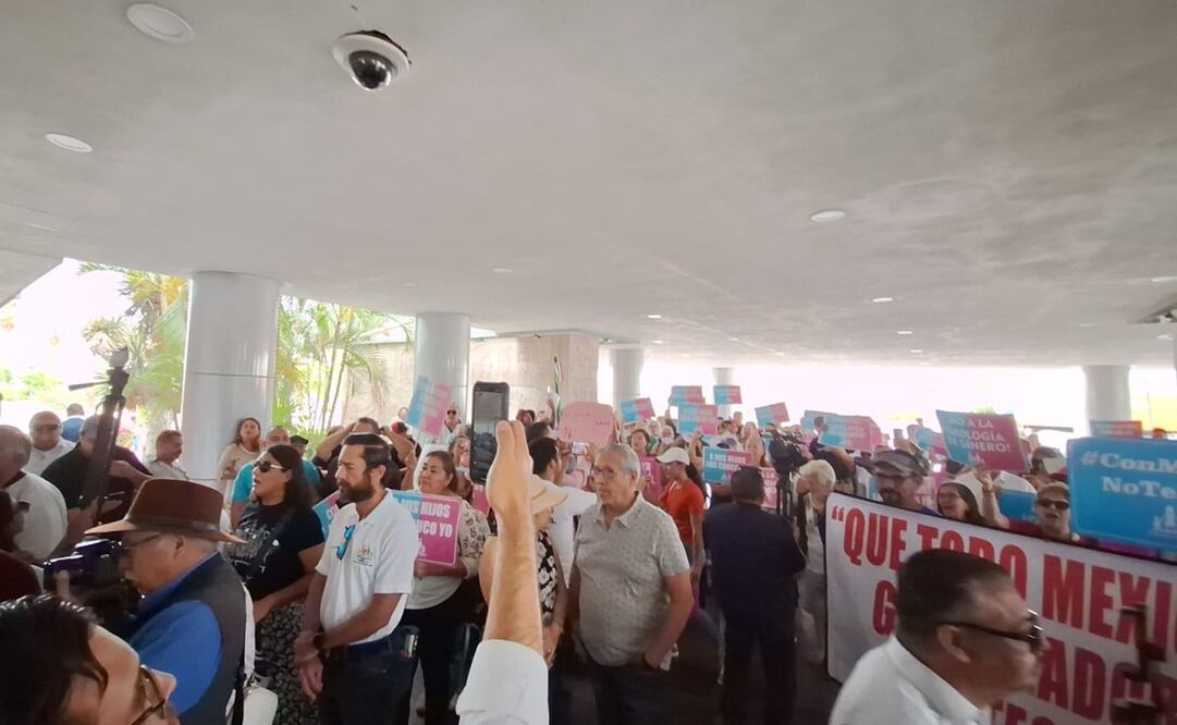 Riña en el palacio de Gobierno de BCS; exigen veto de Ley de Infancias Trans. Foto: especial