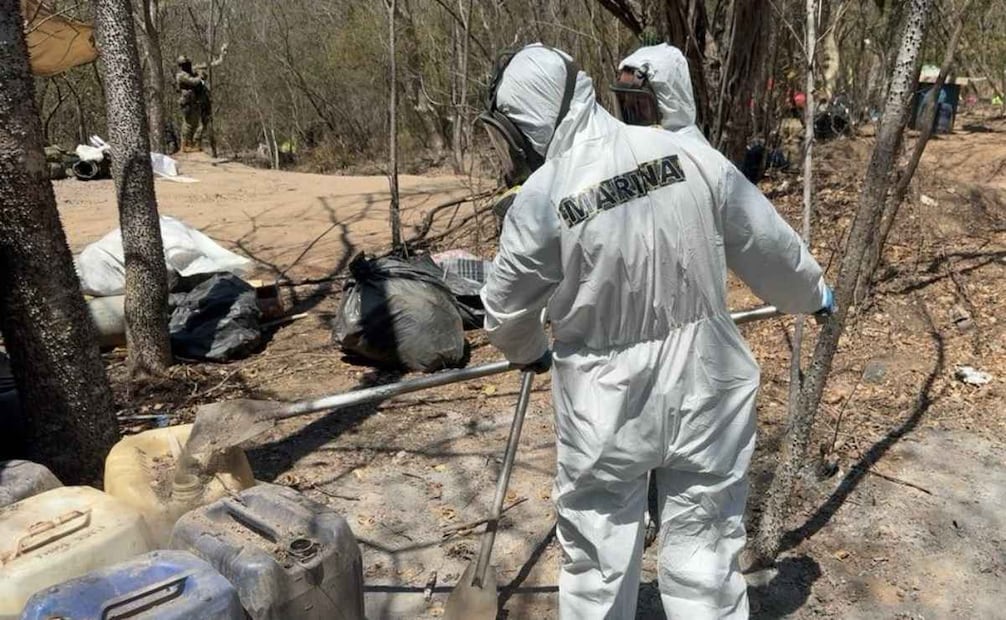Elementos de la Semar localizaron y neutralizaron un laboratorio clandestino en el municipio de Mocorito, Sinaloa, presuntamente de La Chapiza. Foto: Especial
