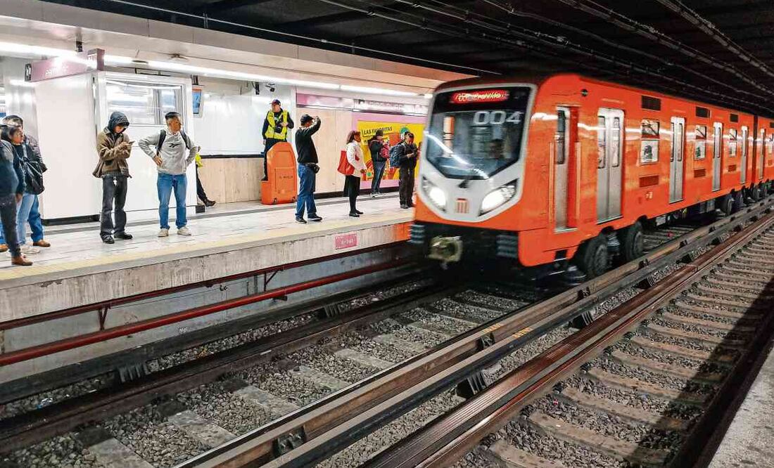 Tras los trabajos de modernización, usuarios tienen opiniones divididas sobre la efectividad del servicio que prestó hasta este sábado de Pantitlán a Chapultepec. Foto: Gabriel Pano / EL UNIVERSAL