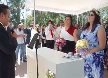 ¡Vivan las novias! Tras 5 años de relación se convierten en la primera pareja de matrimonio igualitario en Neza