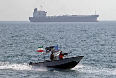 Irán intercepta destructor de Reino Unido en mar de Omán; afirma que apoyaba a Israel