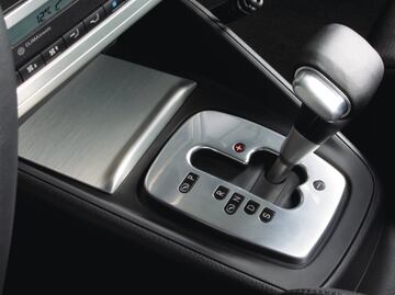 Cómo frenar con motor en un coche automático