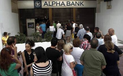 Bancos y bolsa de Grecia cerrarán para evitar colapso
