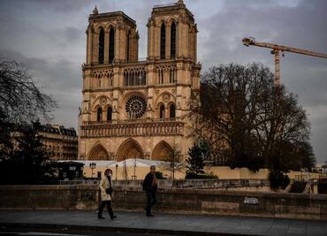 Francia decide hoy la controvertida renovación de Notre Dame