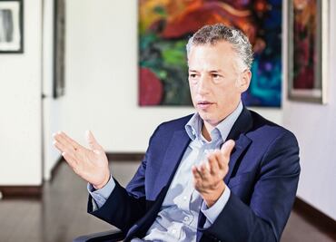 Salas pide a los partidos abrirse a transparencia