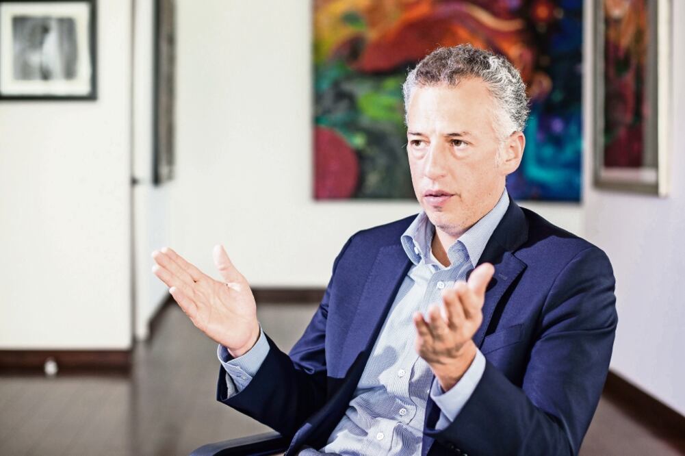 Joel Salas recordó que el indicador Latinobarómetro 2016 señala que en la región la confianza en las instituciones democráticas tradicionales va en picada. (FOTO: ARCHIVO EL UNIVERSAL)