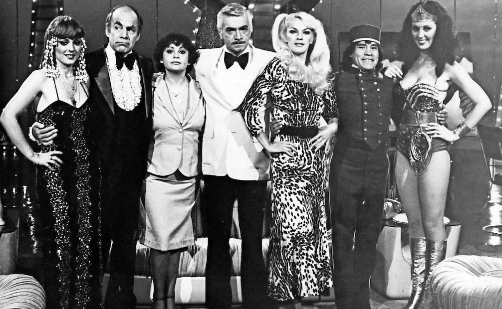 Los actores Olivia Collins, Manuel "el loco" Valdés, Lucila Mariscal, Mauricio Garcés y Gina Montes (Mujer Maravilla). Archivo de EL UNIVERSAL.