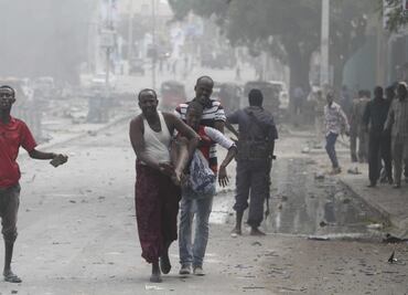 Terroristas de Al Shabab asaltan hotel en Somalia