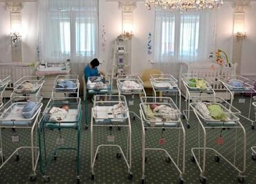 Bebés de vientre subrogado quedan atrapados en medio de la guerra en Ucrania