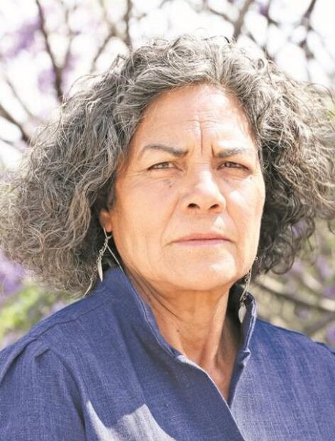 Juana Martínez expone obras por primera vez