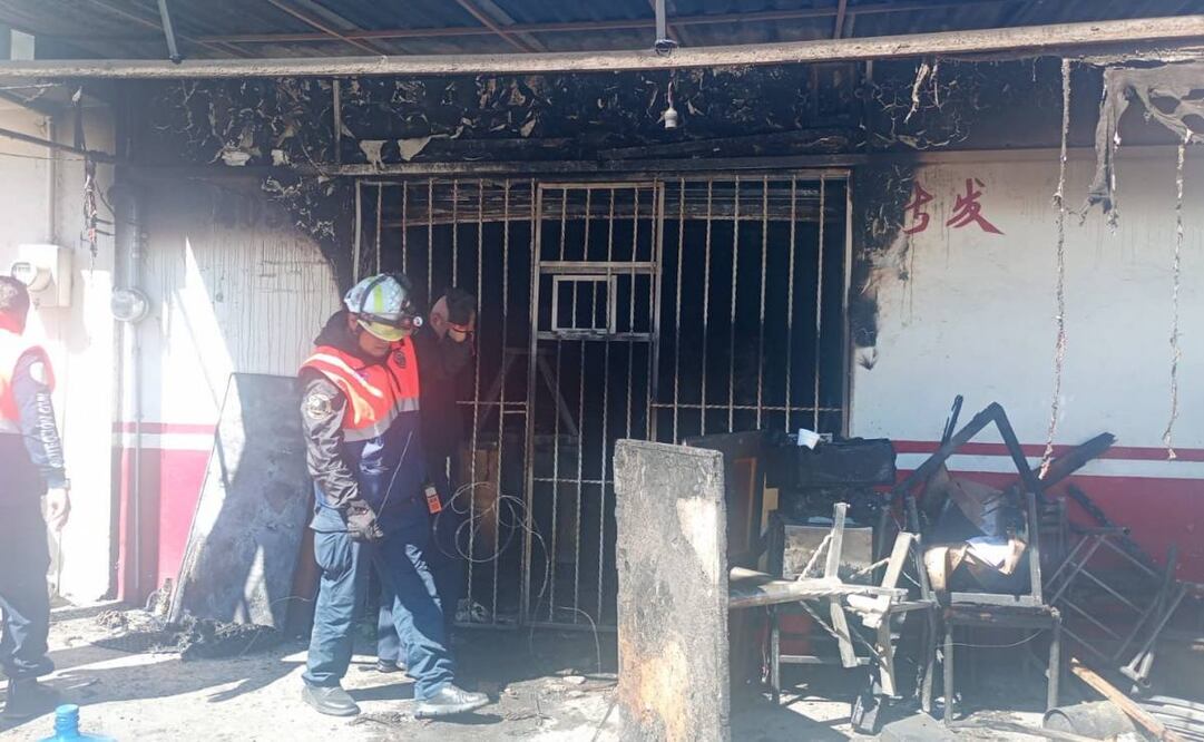 Un incendio se registró en un restaurante de comida china ubicado en la colonia Santa Martha Acatitla, alcaldía de Iztapalapa. (22/01/25) Foto: Juan Carlos Williams