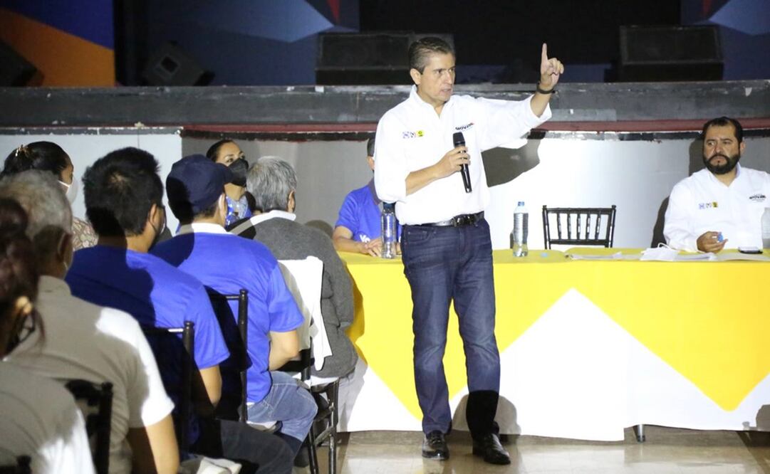 El candidato de la Alianza les reiteró que en su gobierno habrá trato con respeto, con dignidad y no se dará espacio a la burocracia ni a la arrogancia. Foto: Especial