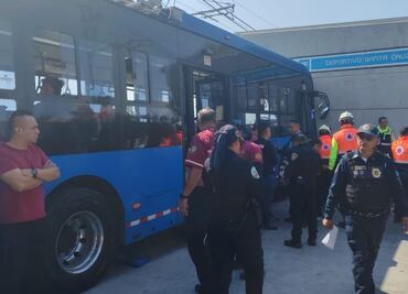 Trolebús elevado sufre su primer accidente; unidad choca contra muro de estación en alcaldía Iztapalapa