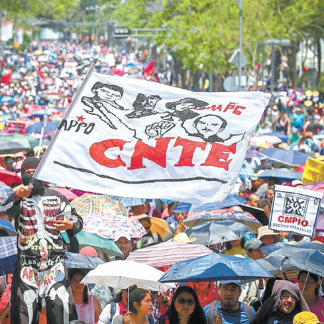 Atentos. La Sección 22 del CNTE llamó a la base magisterial a estar alerta ante la posible aprobación de las leyes secundarias. ARCHIVO EL UNIVERSAL