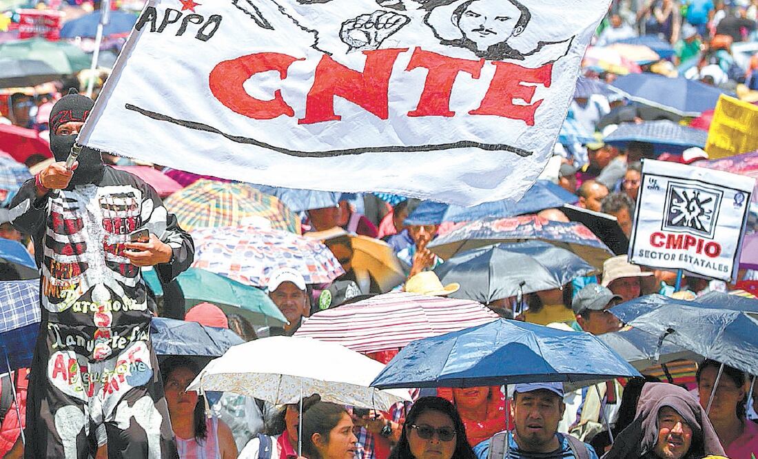 Atentos. La Sección 22 del CNTE llamó a la base magisterial a estar alerta ante la posible aprobación de las leyes secundarias. ARCHIVO EL UNIVERSAL