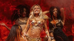 Karol G lleva el ritmo y clausura Coachella 2026: “enorgullézcanse de ser latinos”, dice a sus fans 