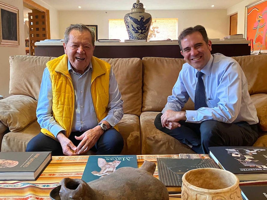 Porfirio Muñoz Ledo, junto a Lorenzo Córdova