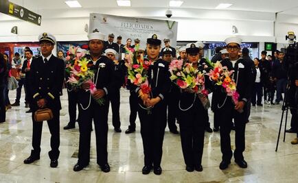 Arriban medallistas olímpicos al AICM