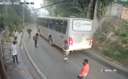 Video viral: ratero agrede a mujer y camión lo intercepta