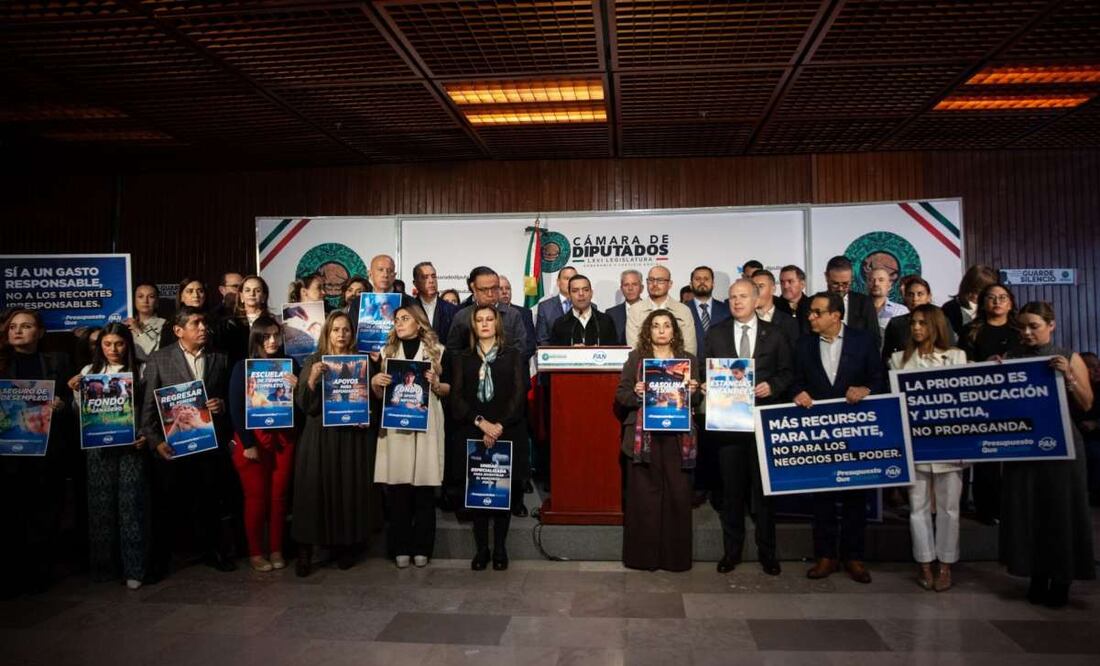 Conferencia del grupo parlamentario del PAN durante discusión del proyecto del Presupuesto de Egresos de la Federación para el Ejercicio Fiscal 2025 este martes 4 de noviembre. Foto: Andrea Murcia/ Cuartoscuro