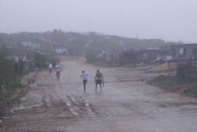 Depresión tropical “Rosa” toca tierra en Baja California