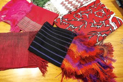 Festeja las fiestas en la Feria del rebozo