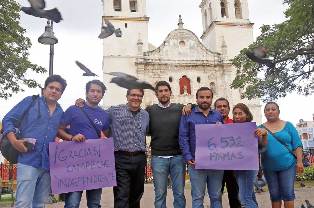 Redobla el paso. El aspirante presidencial independiente Armando Ríos Piter realizó precampaña en Campeche en busca de apoyos (MARTÍN ZETINA. CUARTOSCURO)