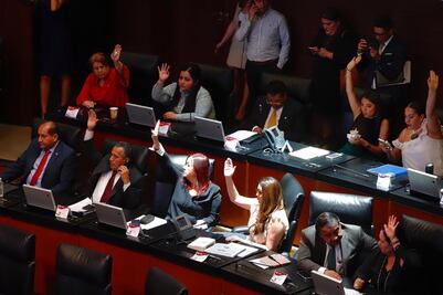 Senado aprueba en lo general la reforma educativa