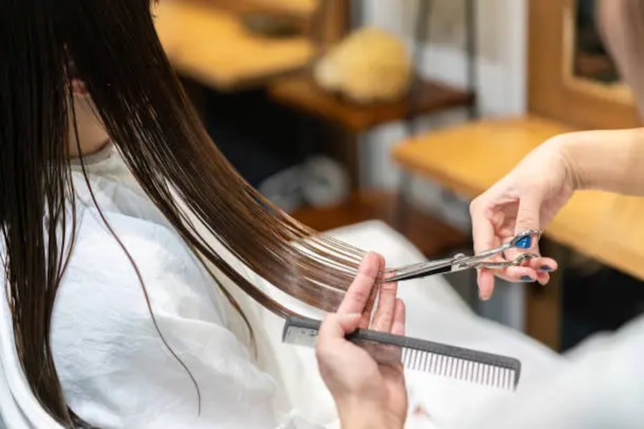 Si cortas tu cabello con el calendario lunar, podrías obtener beneficios como mayor densidad y crecimiento. Foto: Unsplash