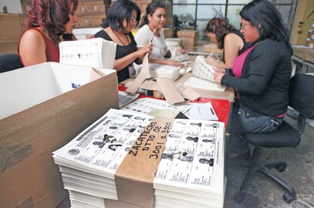 El PRI en el Senado plantea de cinco a 12 años de cárcel por el manejo ilegal de datos personales de la lista nominal del INE (ARCHIVO. EL UNIVERSAL)