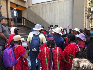 Triquis se manifiestan en EL UNIVERSAL por presos políticos