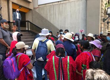 Triquis se manifiestan en EL UNIVERSAL por presos políticos