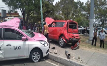 Camión de carga se impacta contra cuatro vehículos y una moto en Insurgentes Sur; hay 11 heridos  