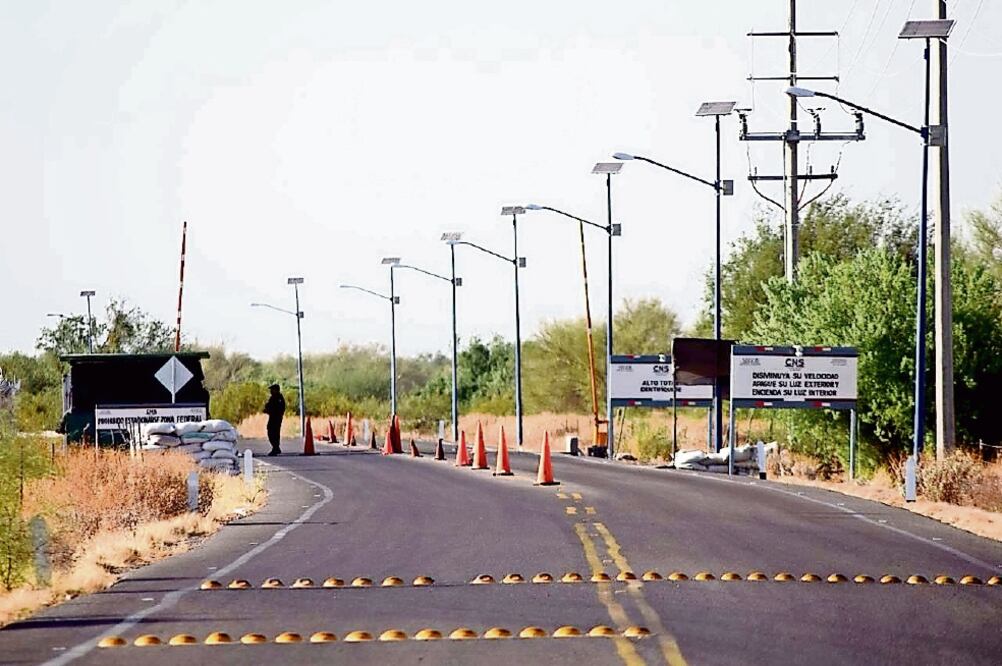 Rubén Núñez y Aciel Sibaja, dirigentes de la CNTE, están presos en el penal de Hermosillo, Sonora (ARCHIVO EL UNIVERSAL)