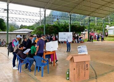 Concluyen elecciones extraordinarias en dos municipios de Chiapas; entregan constancias de mayoría a ganadores