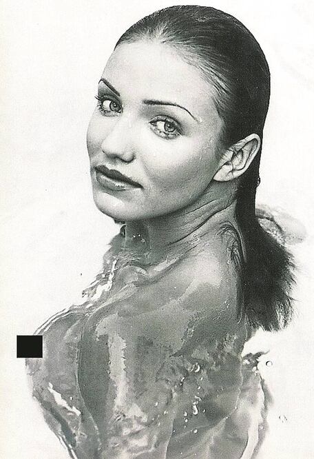 En 2000, las imágenes se publicaron pero editadas, sin mostrar los senos (TOMADAS DE DAILY MAIL)