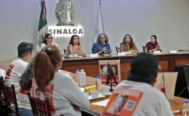 Gobernadora interina de Sinaloa ofrece respaldo a buscadoras de personas desaparecidas; acuerdan acompañamiento institucional