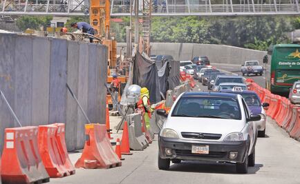 Amurallan el socavón del Paso Exprés