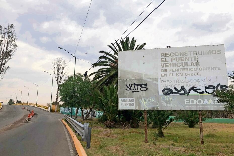 Usuarios del transporte que deben pasar por Periférico Oriente sufren a diario conges-tionamientos y retrasos. Foto: Diego Simón