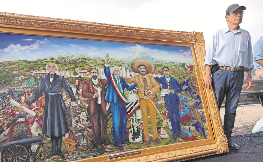 Durante su visita a Morelos, al presidente Andrés Manuel López Obrador le regalaron un cuadro que representa la Cuarta Transformación. Foto: Enrique Gómez/ EL UNIVERSAL