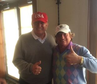 Trump juega golf antes de despedir el año de su victoria