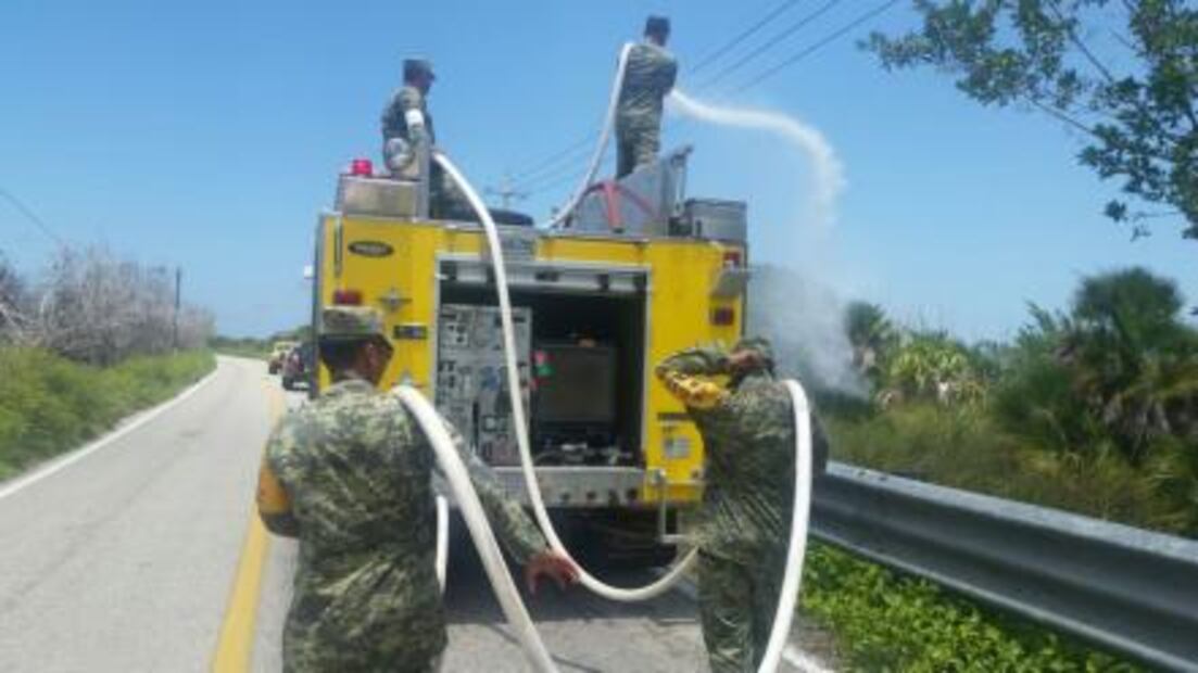 Combaten incendio en Hunucmá, Yucatán