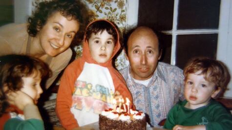 "Mis padres dirigían un imperio pornográfico en secreto"