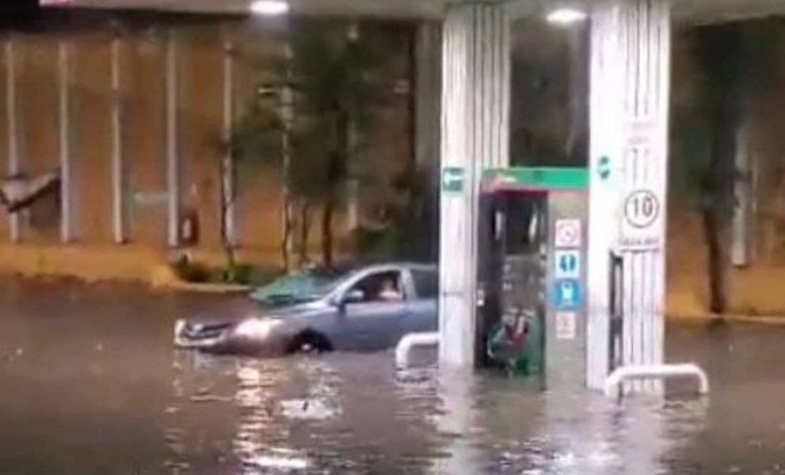 Gasolinera en la autopista México-Querétaro en el enlace con la avenida Reyes Heroles -Vallejo- en Tlalnepantla. Foto: Especial