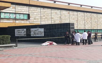 Peritos recogen evidencia tras disturbios en Rectoría de la UNAM