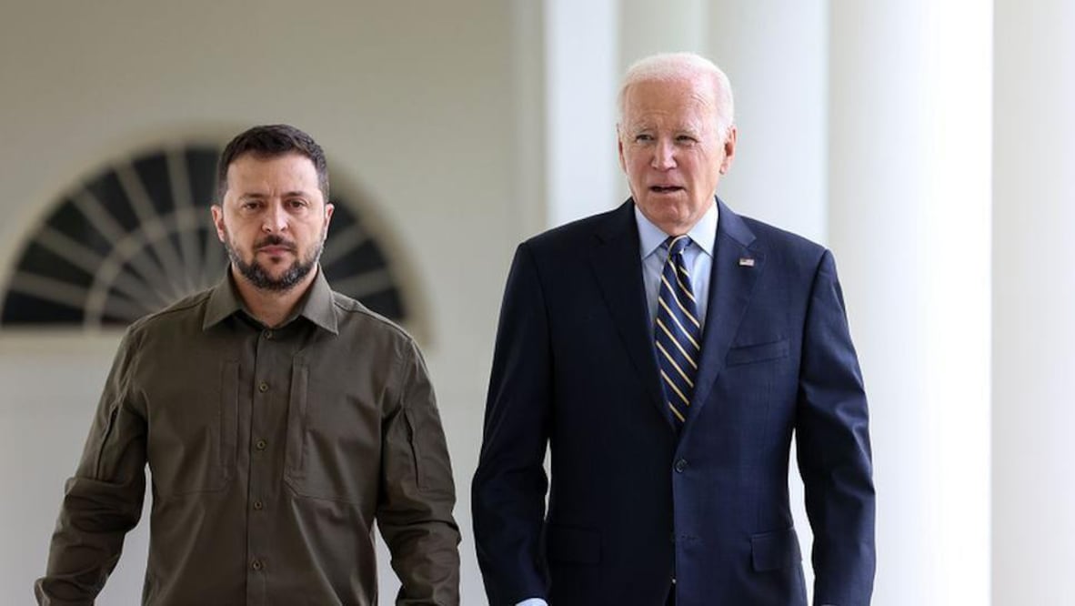 El mandatario ucraniano, Volodimir Zelensky, dijo que la ayuda votada por la Cámara de EU "salvará miles de vidas" en su nación.